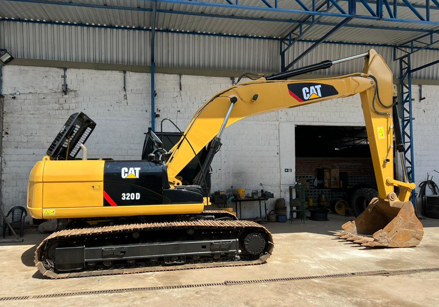 Caterpillar 320DL excavator