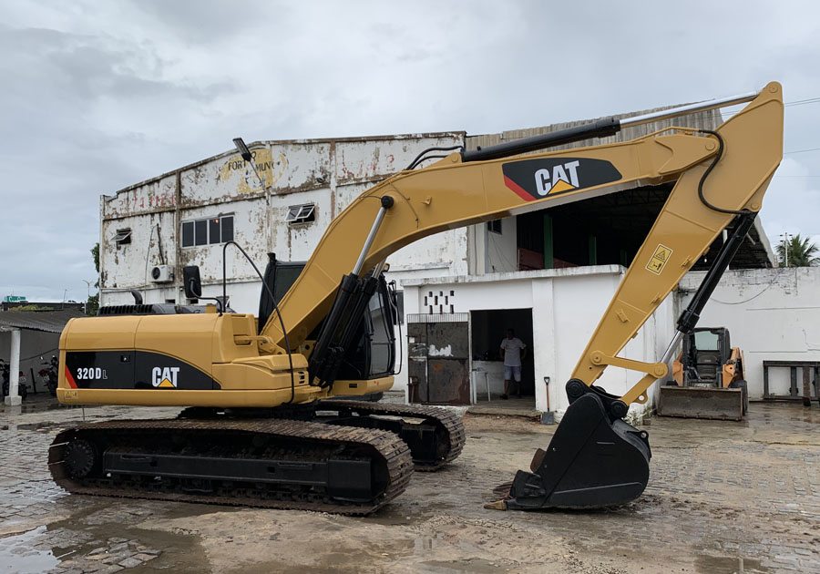 Caterpillar 320DL excavator